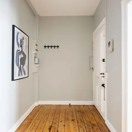 New Charming In Center Апартаменты