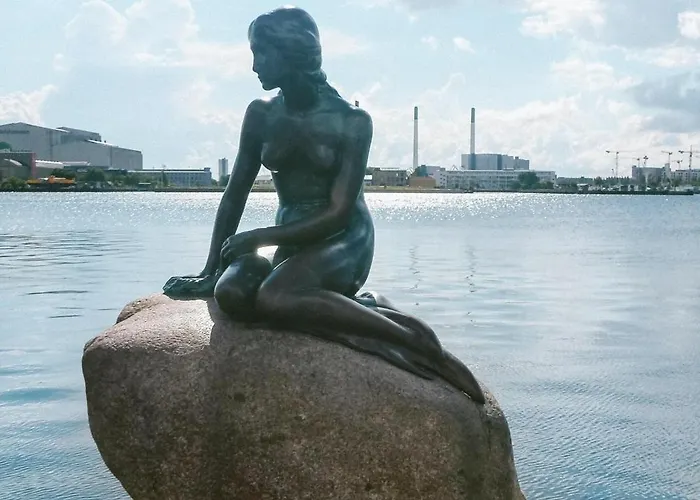 New Charming In Center *