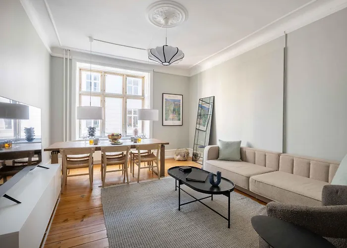 New Charming In Center *