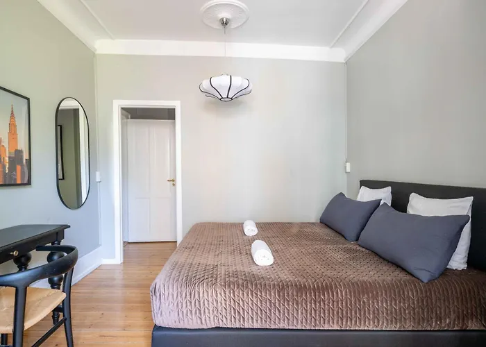 New Charming In Center