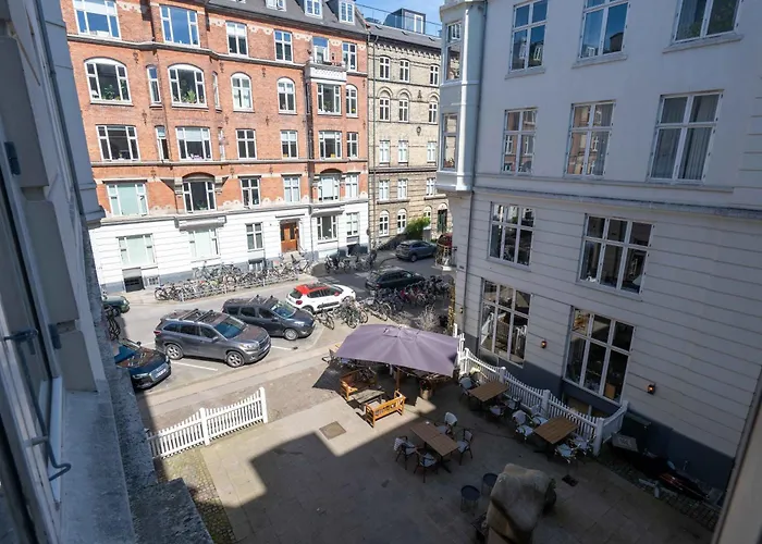 New Charming In Center