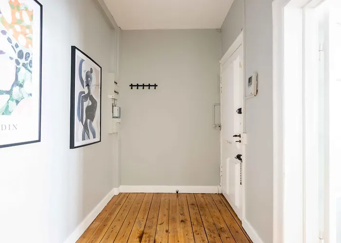 New Charming In Center Apartment
